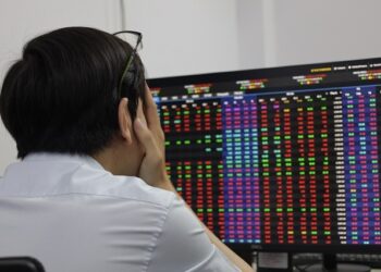 11/29自營商交易：淨買入PDR近2240億