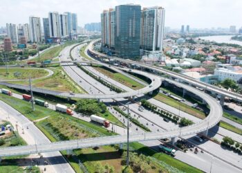 拍賣一系列「黃金」地塊和近 4,000 套守添安置公寓